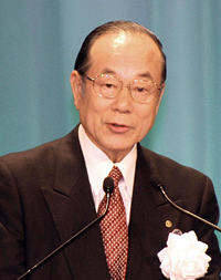 Yoshio Karita