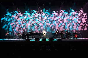 松任谷由実さんによる祝賀演奏